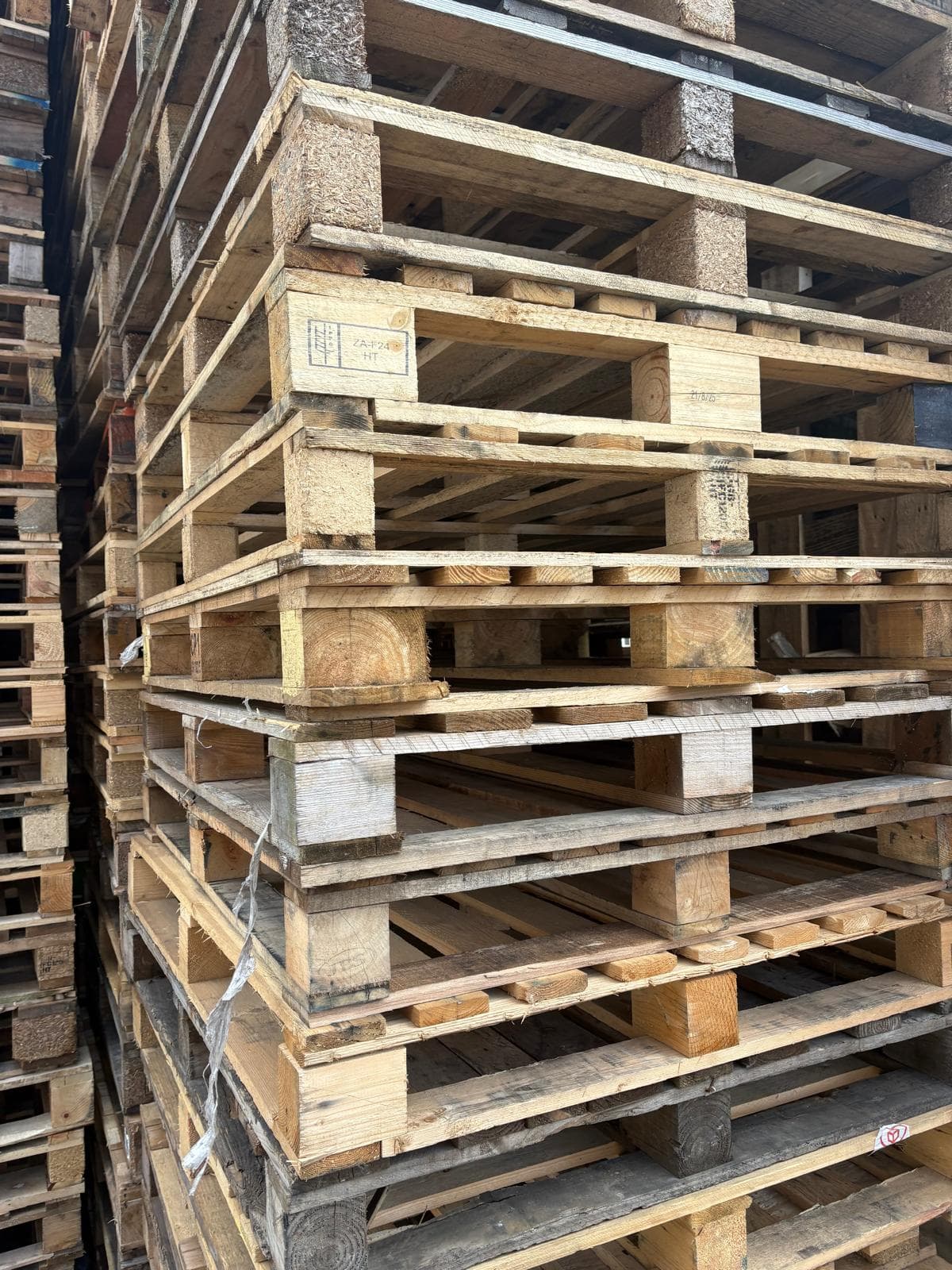 Standard UK Pallet Grade B — 1200mm x 1000mm x 150mm wooden pallet available from Champion Pallets Portsmouth